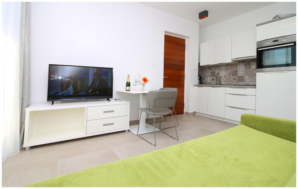Apartments Ksenia Rogoznica  Exterior foto